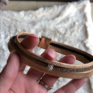 Gold Choker 90s style